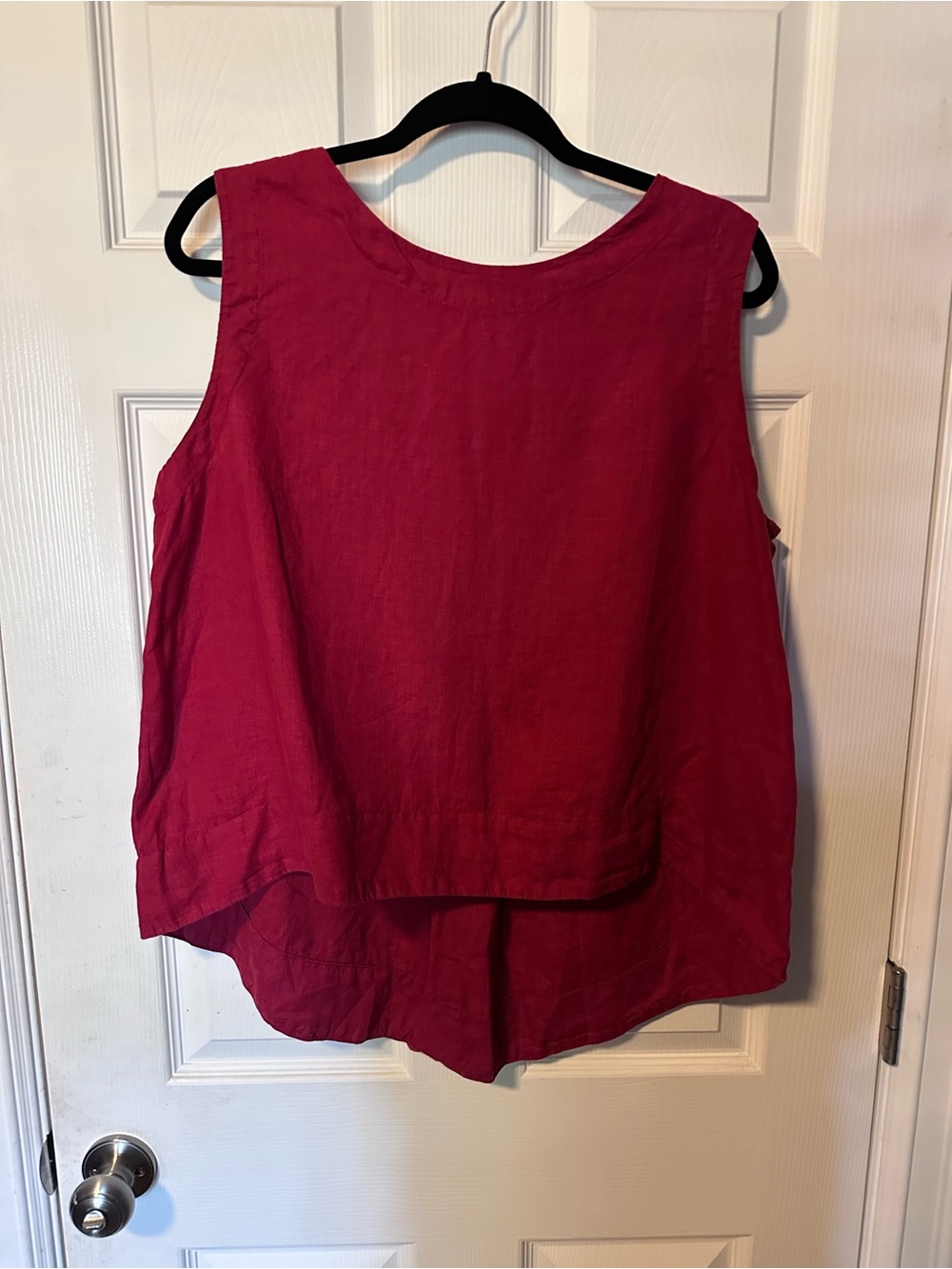 Cut Loose Women’s Sleeveless 100% Linen Tank Top - Raspberry Red